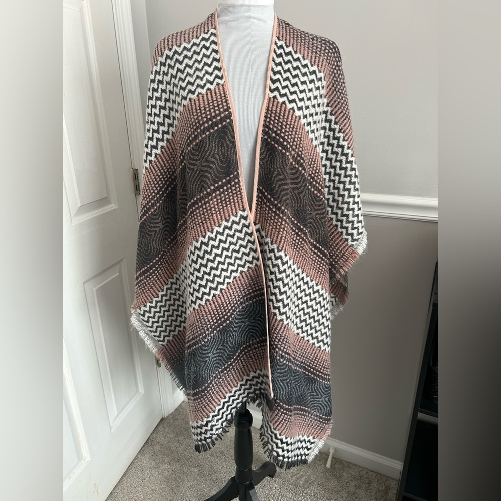 Anna & Ava Black and Pink Knit Accessory